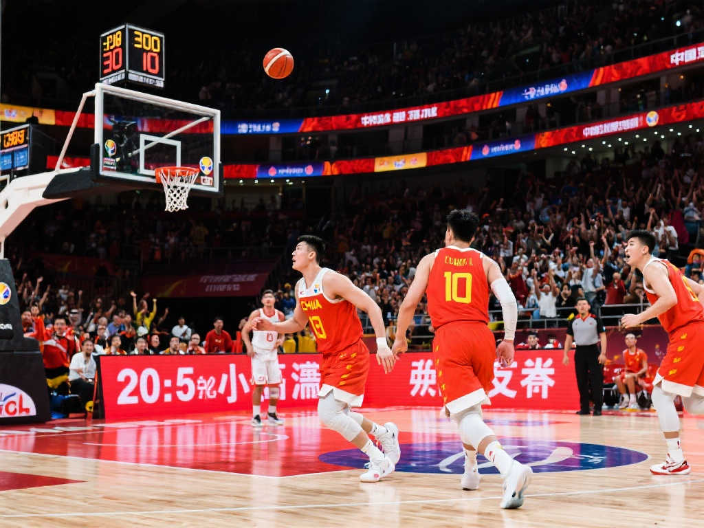 全员开花，总分破百！新中国男篮首秀震撼全场